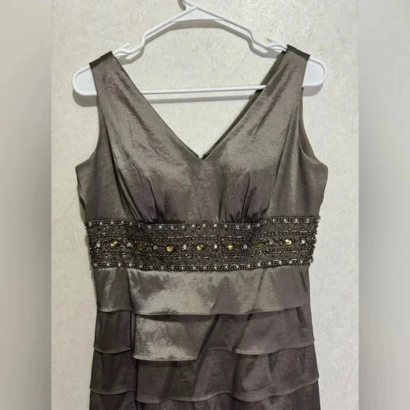ELIZA J Gray 2 Piece Beaded Multi-Tiered Gown Dress Mother of Bride Womens Sz 8 - Picture 4 of 16